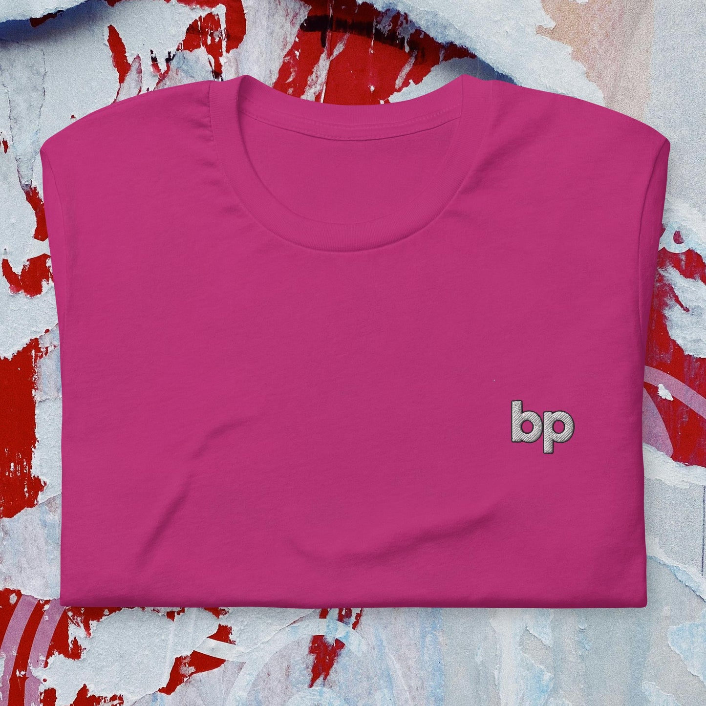 Unisex pride t-shirt with expressive design: Everyday Pride Tee