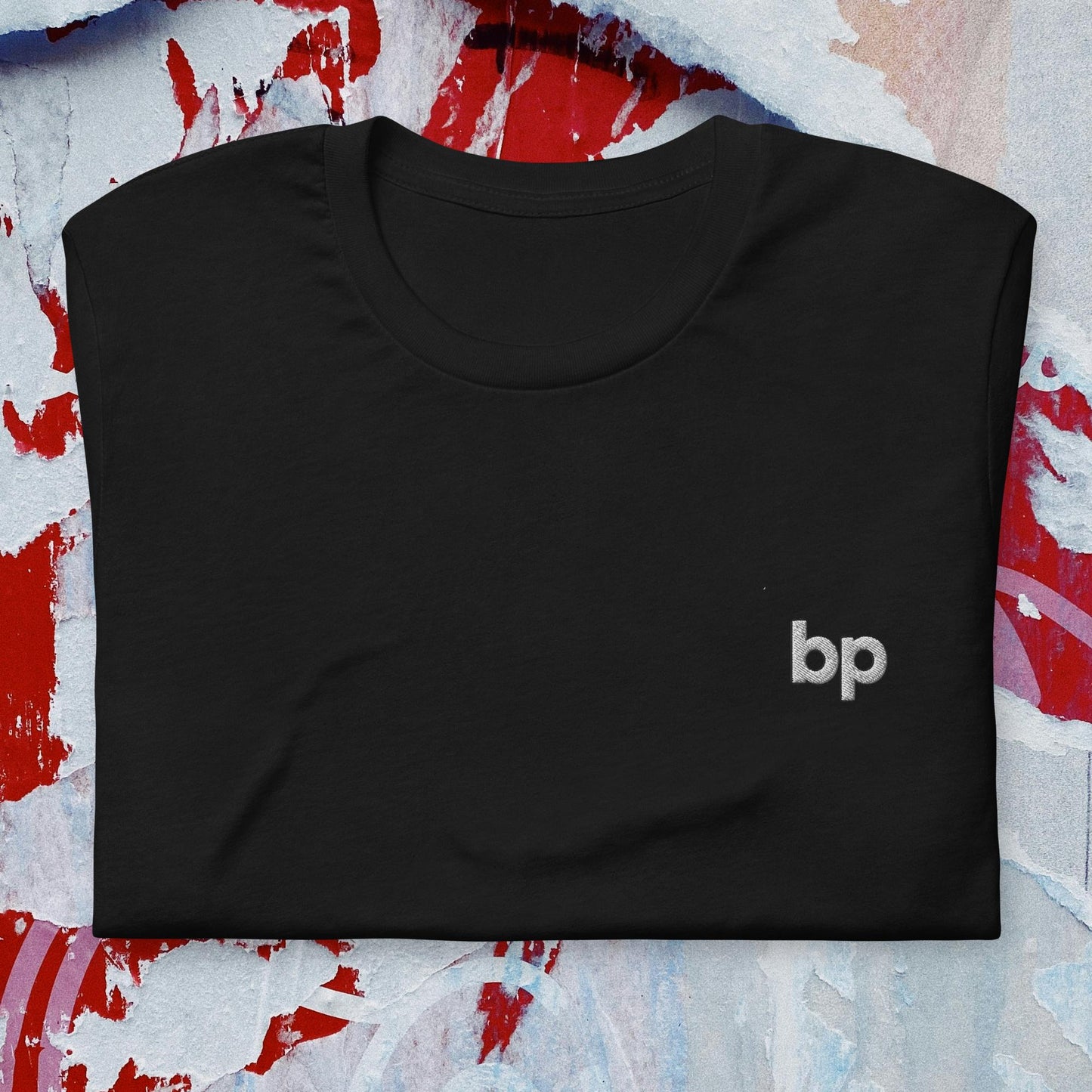 Unisex pride t-shirt with expressive design: Everyday Pride Tee