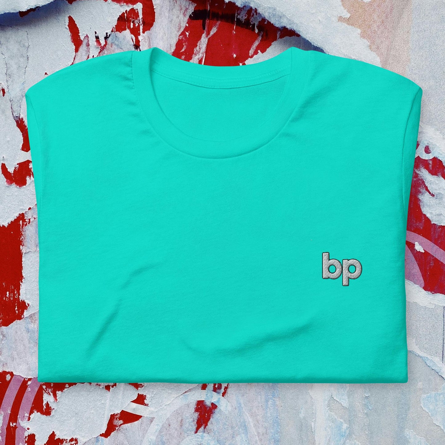 Unisex pride t-shirt with expressive design: Everyday Pride Tee