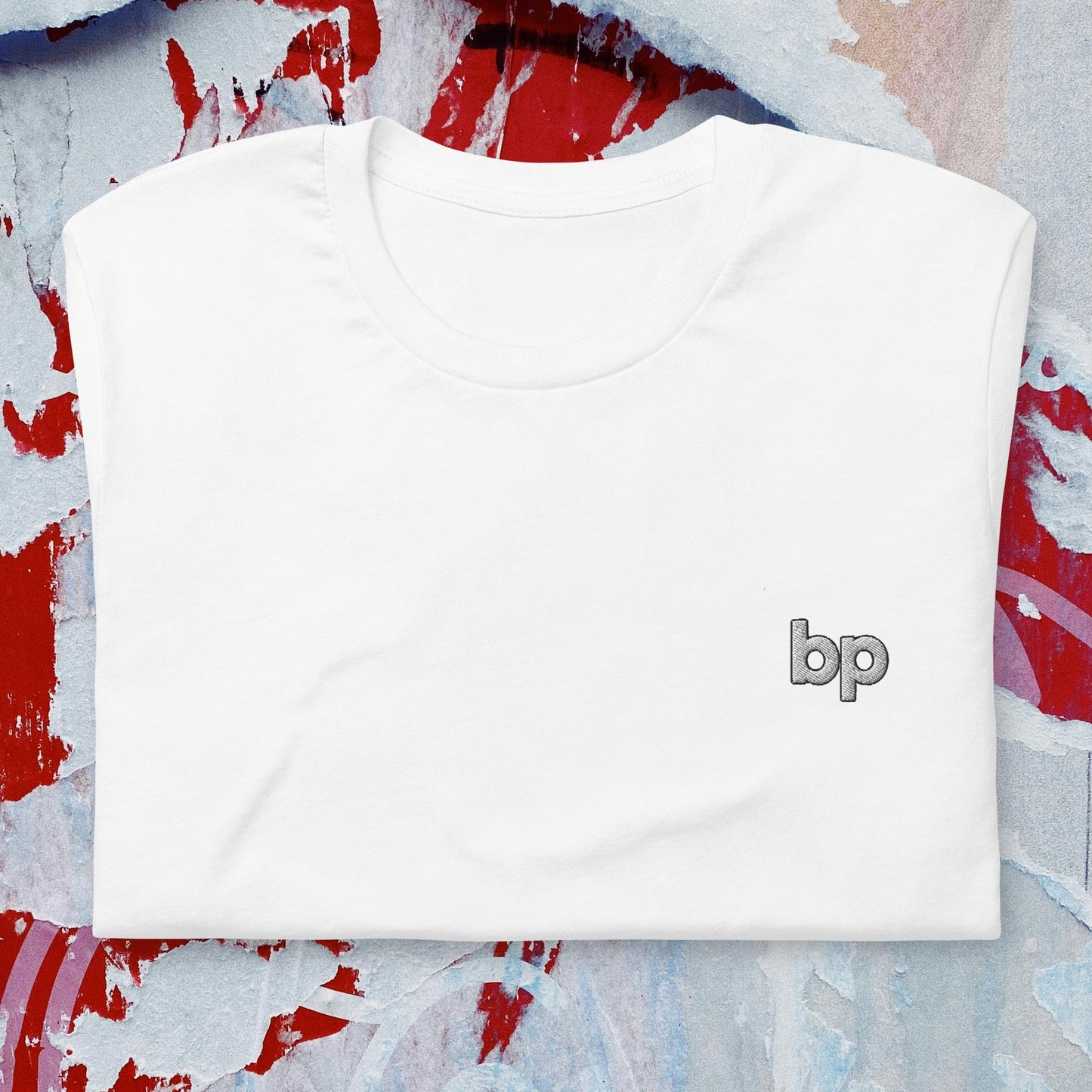 Unisex pride t-shirt with expressive design: Everyday Pride Tee